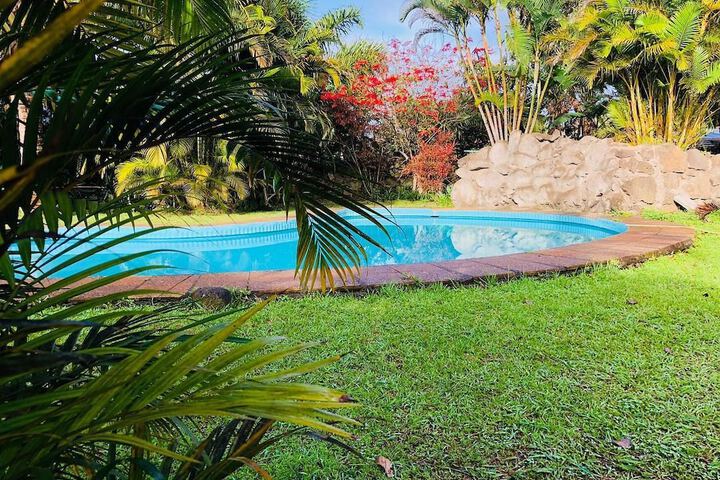 Pool 10 of 27