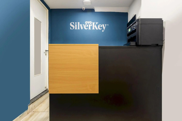 Room 2 of 10