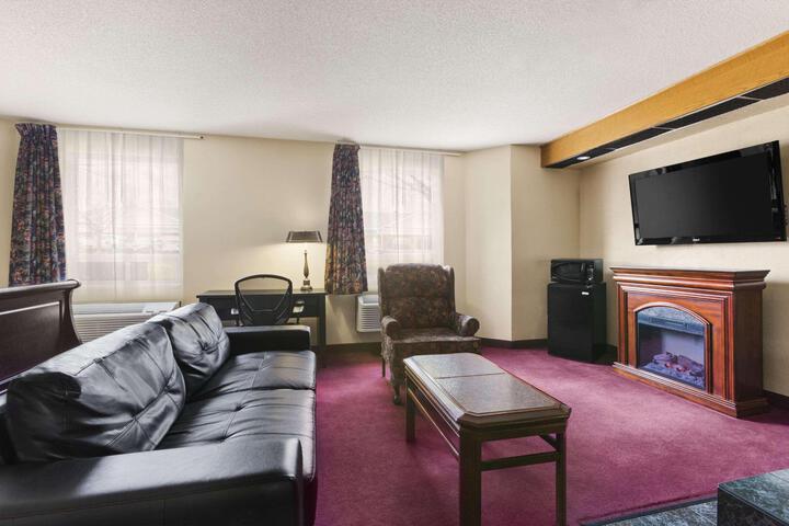 Standard Room, King or Two Doubles (12 of 16)