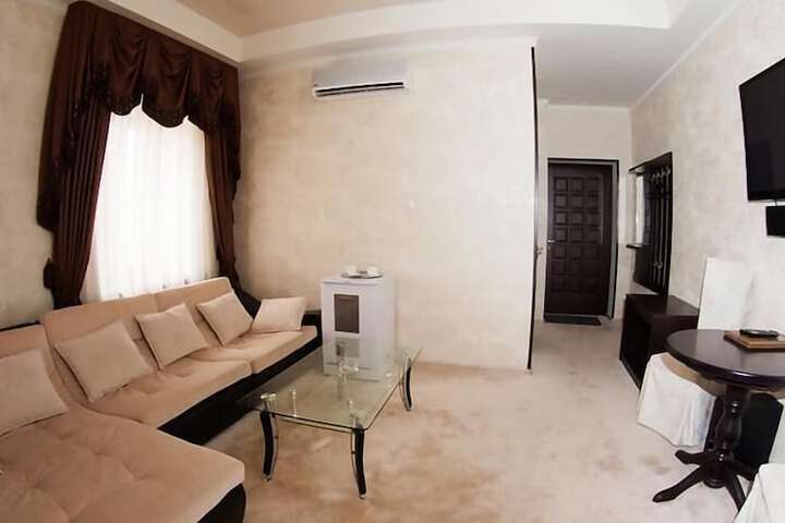 Room 17 of 45