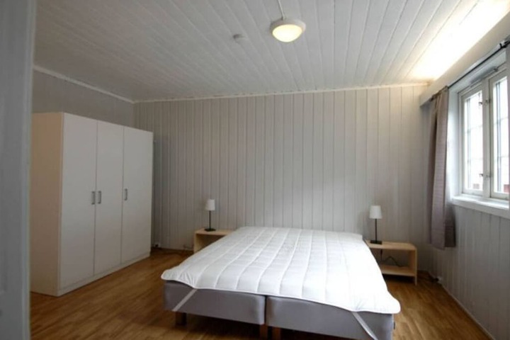 Room 5 of 10
