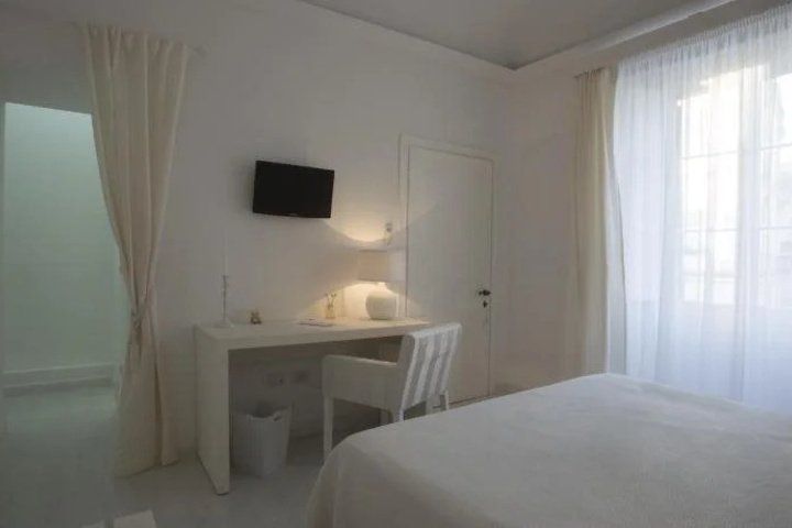 Room 2 of 26