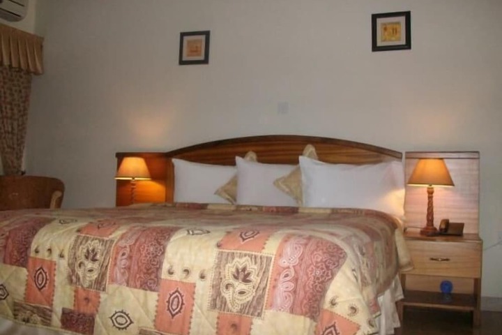 Room 18 of 34