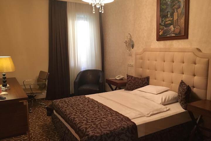 Room 21 of 40