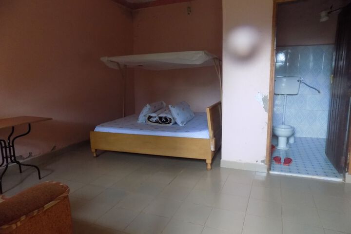 Room 9 of 43