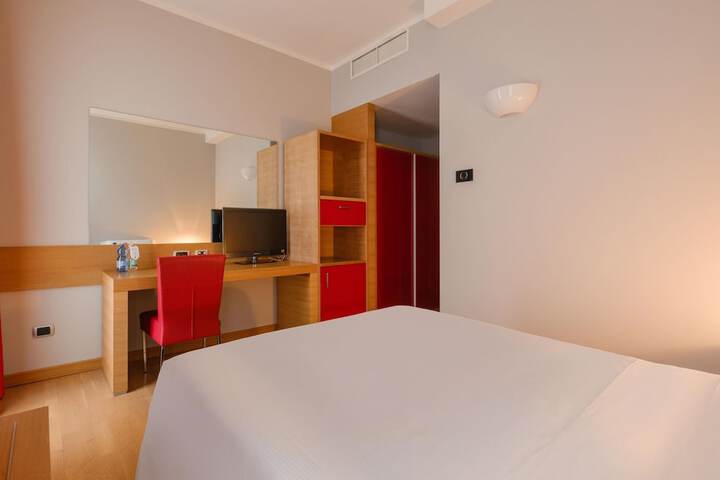 Room 25 of 59