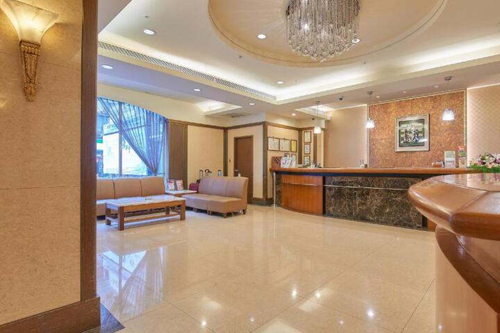 Y Hotel