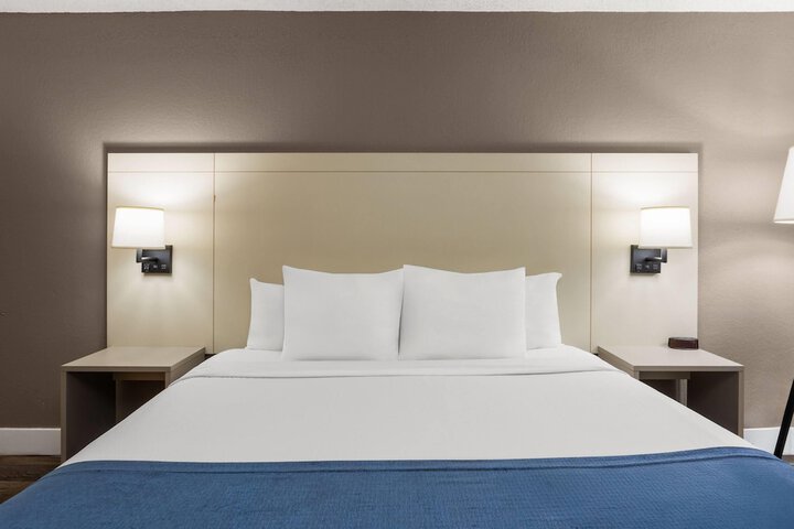 Room 54 of 248
