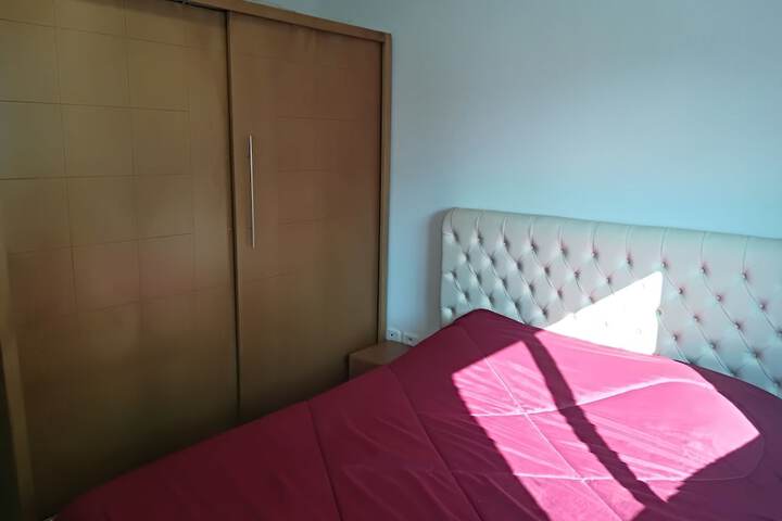 Room 4 of 16