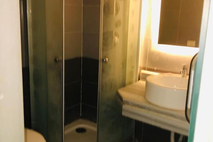 Room 42 of 66