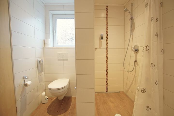 Room 50 of 74