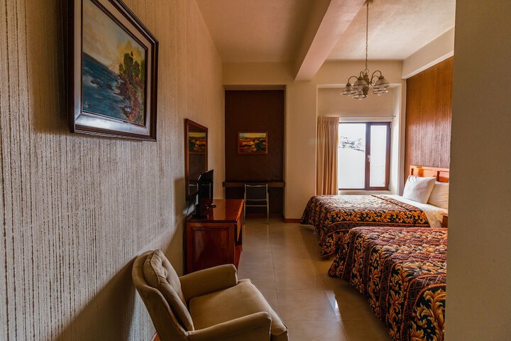 Room 33 of 81