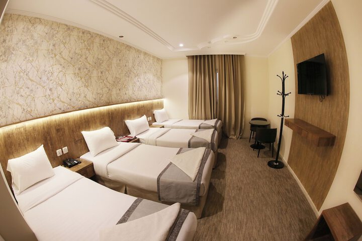 Room 11 of 27