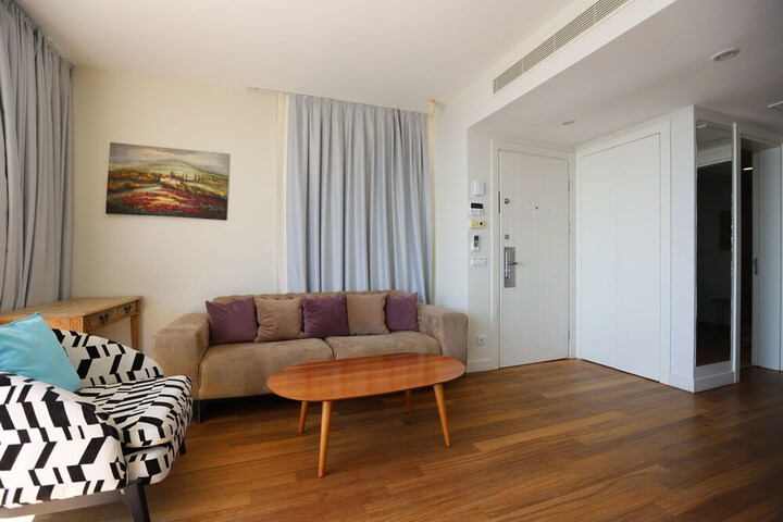 Room 45 of 180