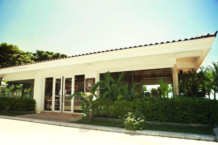 Entrance & Lobby