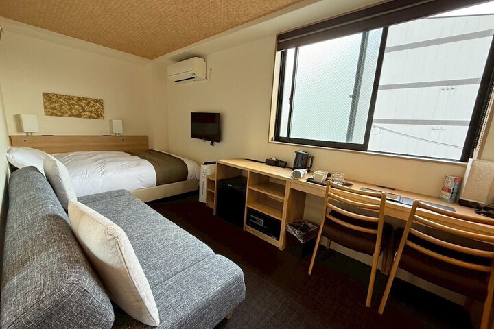 Room 17 of 41