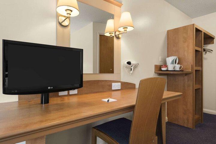 Room 3 of 14