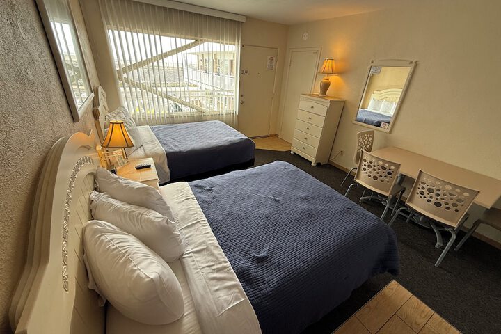 Room 10 of 33
