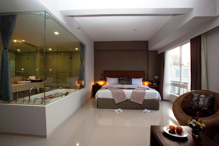Room 29 of 74