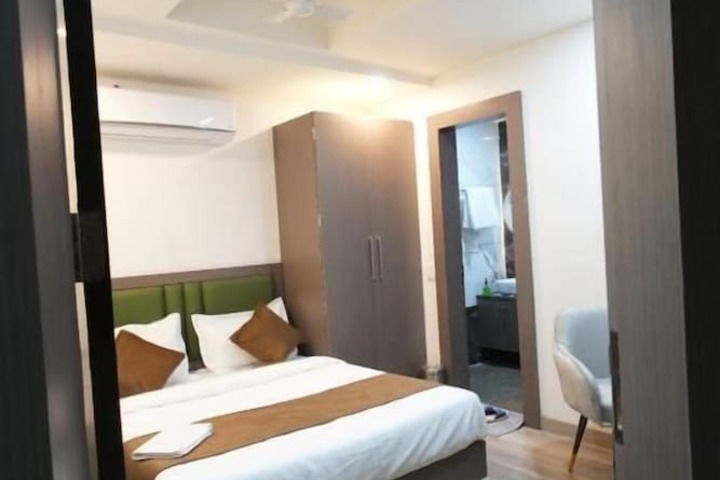 Room 2 of 28