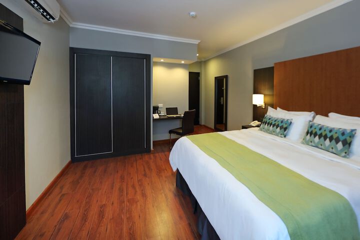 Room 10 of 152
