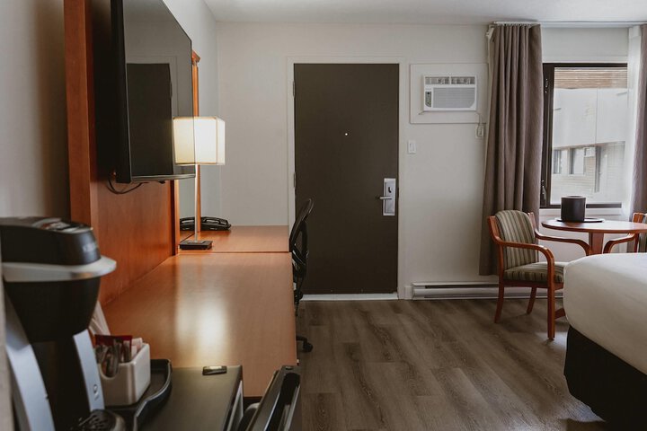 Room 50 of 120