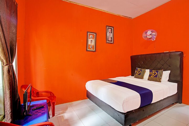 Room 13 of 28