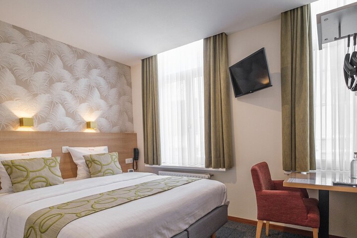 Room 38 of 71