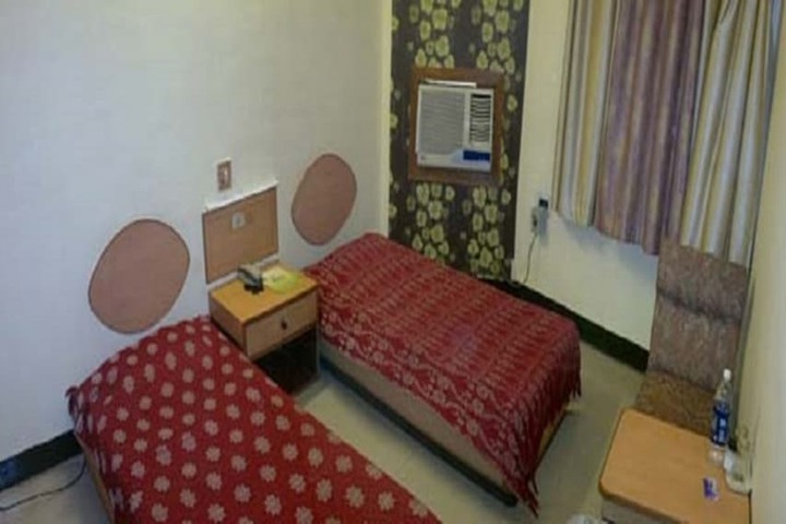 Room 8 of 36