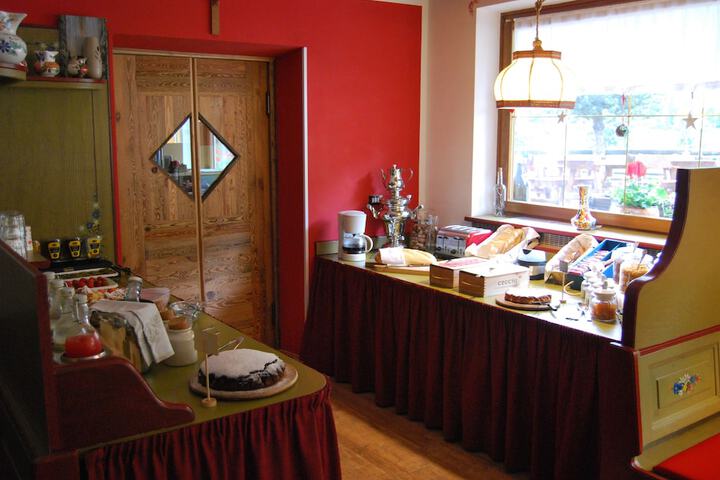 Dining 45 of 57