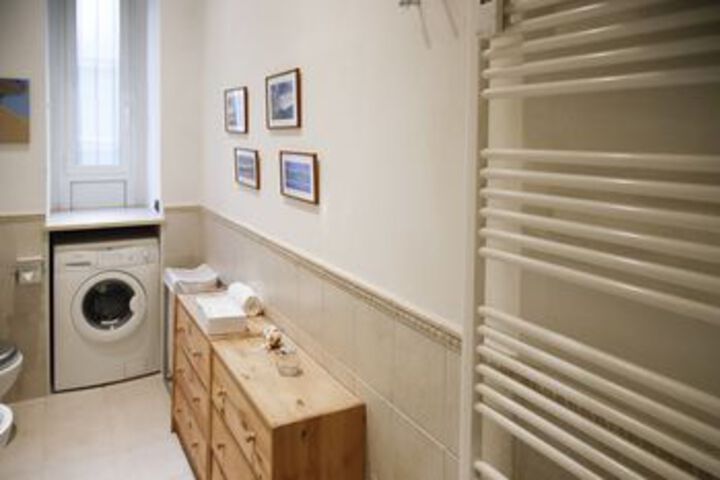 Room 4 of 36