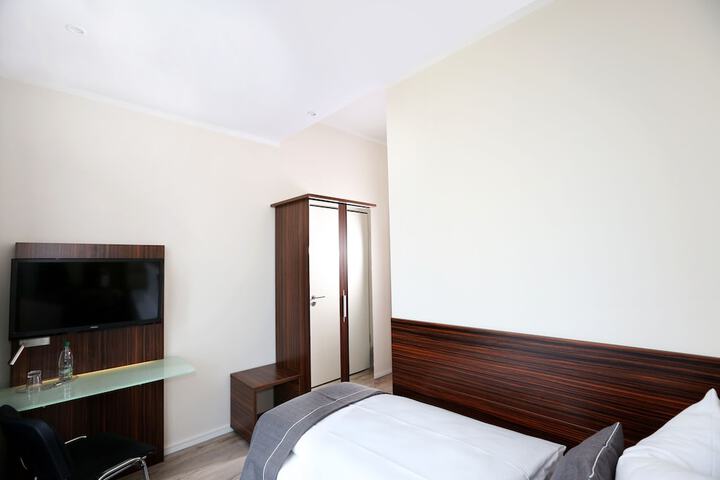 Room 21 of 43