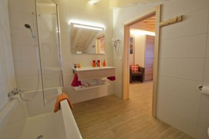 Room 27 of 188