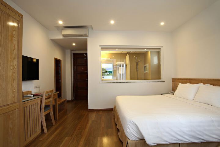 Room 7 of 25