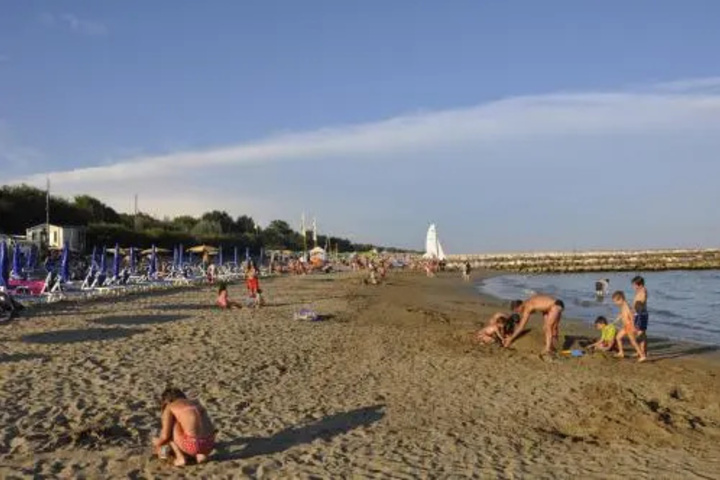 Beach 13 of 27