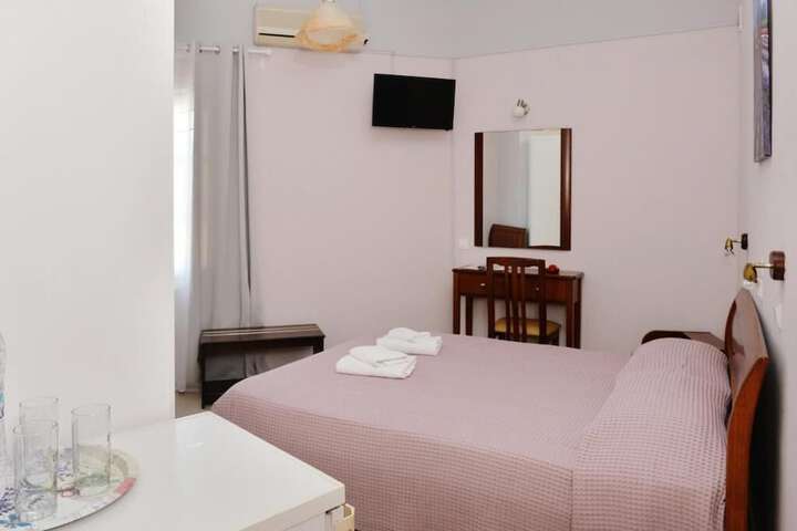 Room 14 of 25