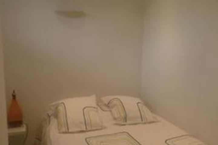 Room 8 of 15