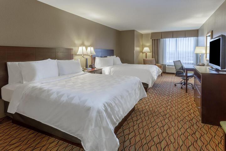 Standard 2 Queen Beds Accessible (14 of 31)