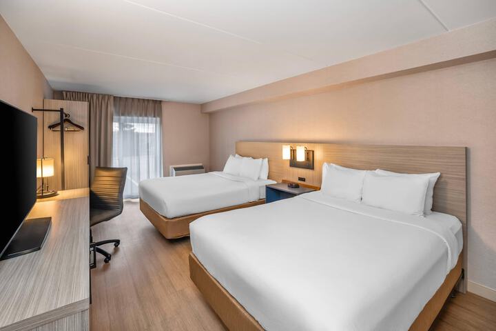 Room 16 of 38