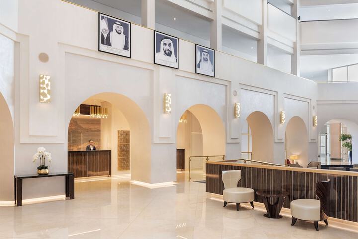 Entrance & Lobby