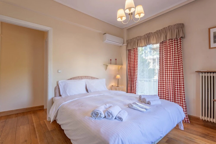 Room 2 of 21