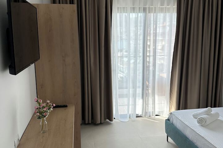 Room 36 of 152