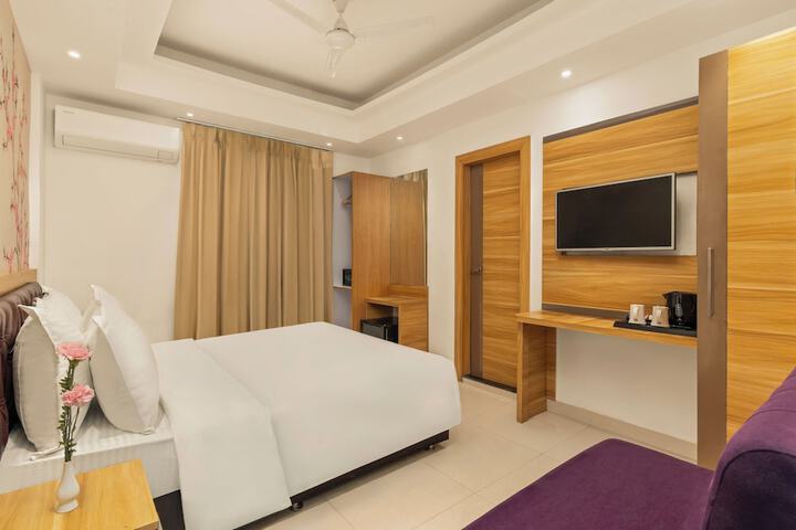 Room 10 of 24