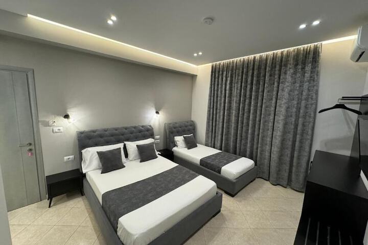 Room 2 of 69