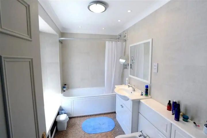 Room 5 of 15