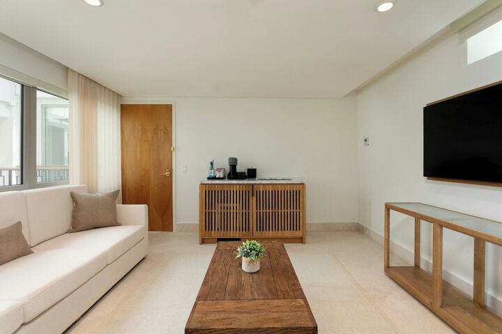 Room 19 of 62