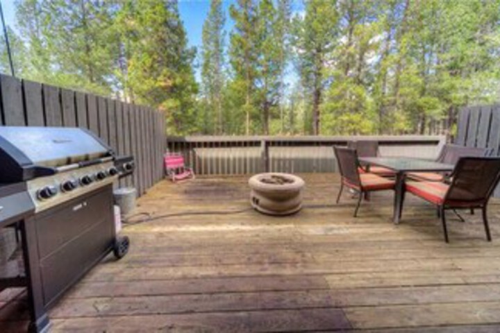 Terrace/Patio 16 of 17