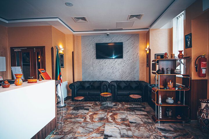 Hotel 2 of 82