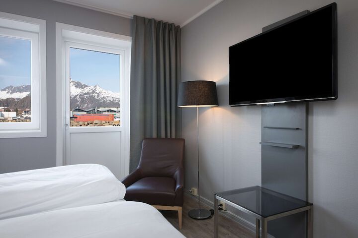Room 27 of 40