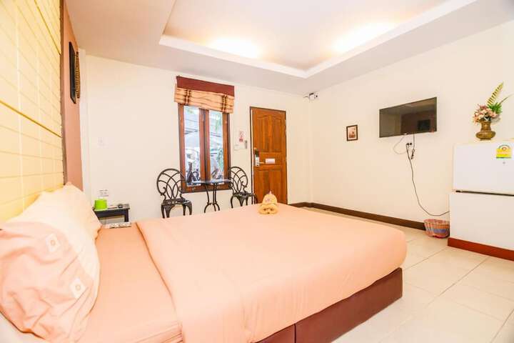 Room 8 of 38